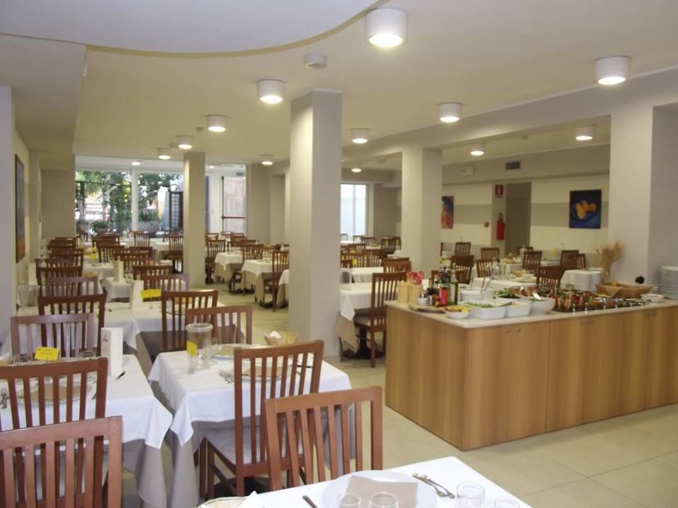 Hotel Giulietta Σενιγκάλια Εξωτερικό φωτογραφία